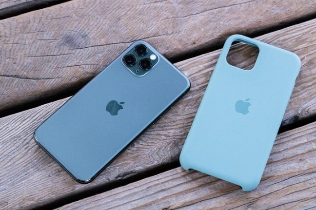 Casetify vs Casely iPhone Cases Review Casetify vs Casely iPhone Cases Review